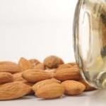 Olio di mandorle per combattere l'obesità