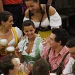 Oktoberfest 2012: birra a fiumi ma anche l'occasione di incontrare una bionda walchiria