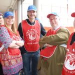 Pranzo di solidarietà: I clochard al ristorante serviti da volti noti