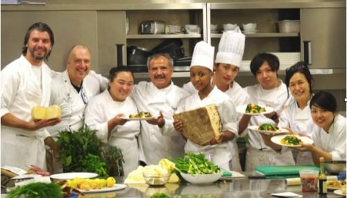 Peppe Zullo nella sua scuola di  cucina - a Villa Jamele - Orsara di Puglia