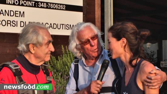 Gualtiero Marchesi e Cino Tortorella lancio con il paracadute da piu di 4000 metri