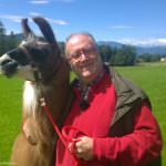 Melaverde: Edoardo Raspelli visita il più importante allevamento di lama e alpaca in Italia