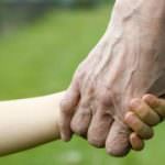 Coldiretti: "I nonni aiutano una famiglia su tre"