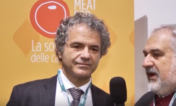 Ettore Capri: la Clessidra Ambientale, la sostenibilità della carne e l’impatto sull’ambiente (video)