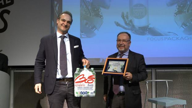 Packaging Award 2014 : Sant’Anna Bio Bottle vince il premio per la Sostenibilità nella categoria Food&Beverage