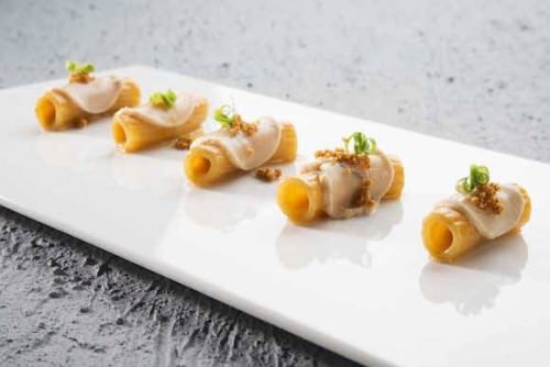 Rigatoni kamut con ricci di mare e testicolo di toro