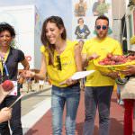 Caldo infernale: La Coldiretti distribuisce frutta fresca italiana di stagione