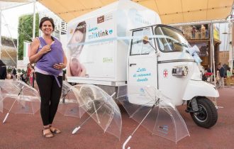 Human Milk Link: Il latte materno donato viaggia su un’ape car con cella frigorifera