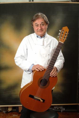 Gianpaolo Sardella- cuoco e chitarra 1