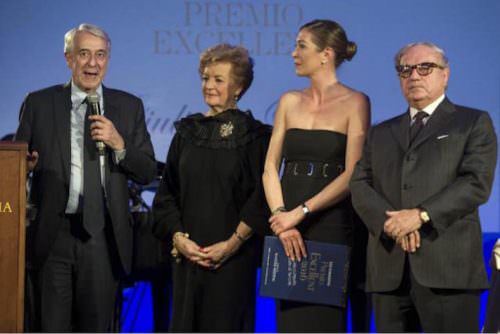  Sindaco di Milano Giuliano Pisapia, Tessa Gelisio, Achille Colombo Clerici