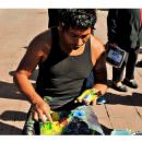 Promenade di Nizza: c’è anche chi dipinge con le dita