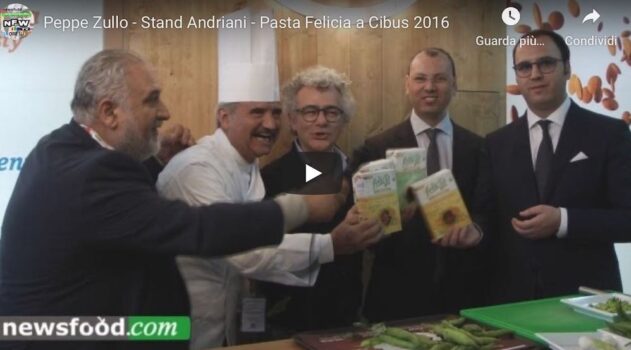 Peppe Zullo a Cibus 2016 cucina la pasta di legumi Felicia (Video)