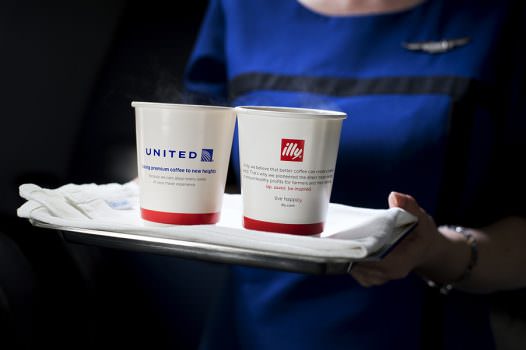 Illy vola alto con United Airlines