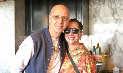 Foto ricordo per Franco Pepe e Nancy Silverton all'interno di Chi spacca, una delle quattro facce dell'universo Silverton. Foto di Luciano Furia