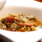 restQmme Trattoria di Charme e di solidarietà a Napoli: un pasto caldo e una coperta