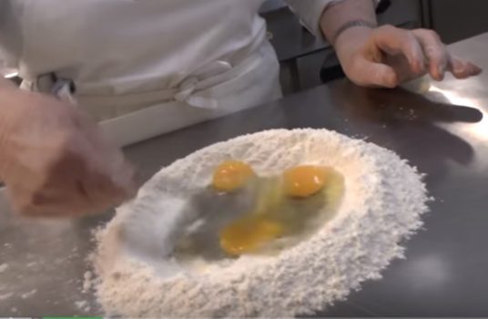 Maccheroni alla chitarra e ragù di agnello- Ricetta originale (Video)