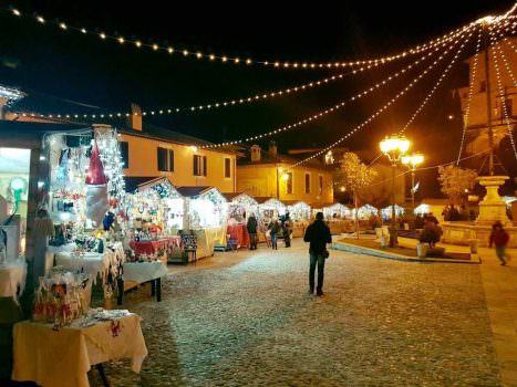 Con i caratteristici Mercatini Greccio diventa il “Borgo del Natale”