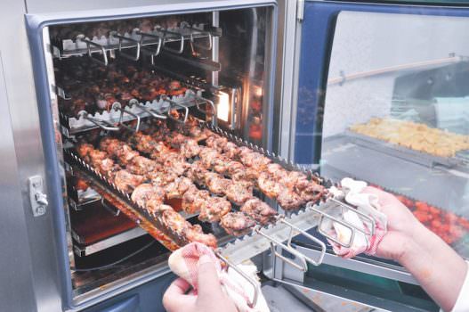 NUOVO SPIEDO PER GRIGLIATE E TANDOORI di RATIONAL