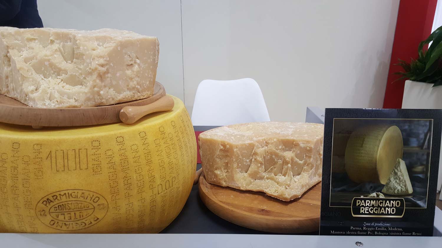 Consorzio Parmigiano Reggiano, precisazioni sull’interessamento di Lactalis per il  “re dei formaggi”