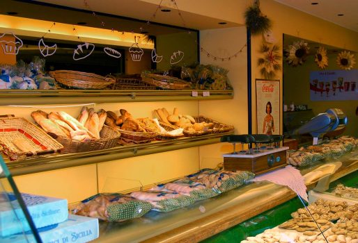 Le associazioni Assipan Confcommercio e Assopanificatori Confesercenti denunciano il rischio chiusura per migliaia di forni