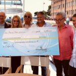 La cantina Le Manzane dona un assegno di 13.780 euro per la SLA