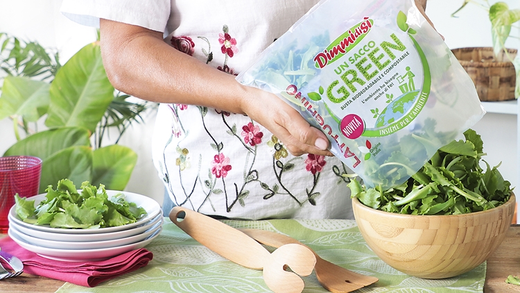 Un Sacco Green, la gamma di insalate fresche in busta DimmidiSì nell’innovativa confezione biodegradabile e compostabile