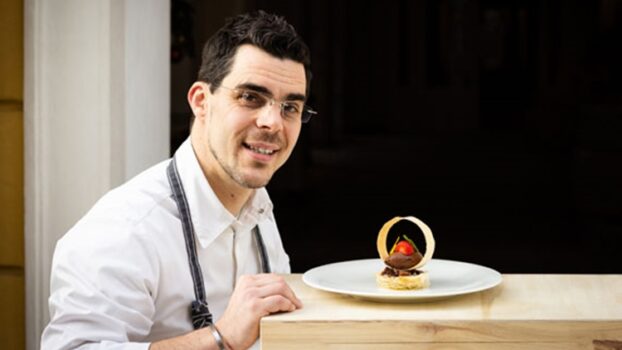 Alla guida del ristorante del Grand Hotel Imperial di Levico Terme (TN) Dennis Franch, lo chef intellettuale che stupisce con creazioni inaspettate