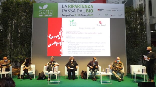 Il vino secondo Slow Food: ecco il Manifesto di quello buono, pulito e giusto