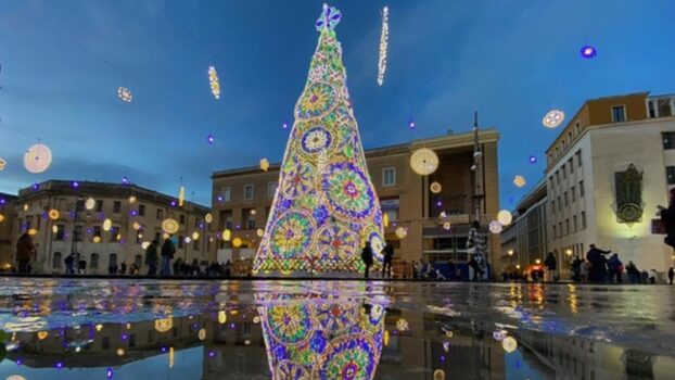 Mariano Light: luminarie d’autore per le vetrine della moda e le piazze italiane