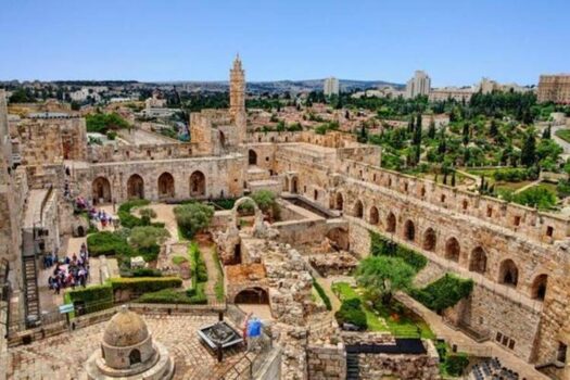 Buone notizie da Israele: niente più mascherine al chiuso