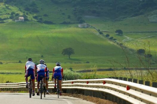 Sardegna: 3 (vini) bianchi e il Pecorino Romano pedalano con BEST, nuova rete bike-hotel