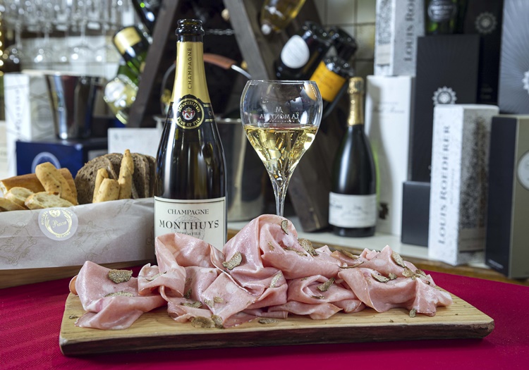 Mortadella & Champagne, l’aperitivo “nobile e popolare” per le feste 2021
