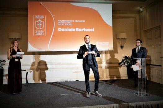 DANIELE BARTOCCI, PROFESSIONISTA DELL’ANNO 2021  GIORNALISMO – FOOD&SPORT  – LE FONTI AWARDS MILANO