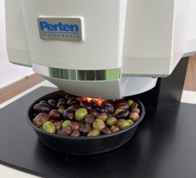 PerkinElmer lancia una nuova tecnologia che consente l’analisi accurata delle olive all’arrivo al frantoio in meno di 10 secondi