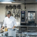 Rational, sicurezza in cucina: un fattore di costo sottovalutato nella ristorazione