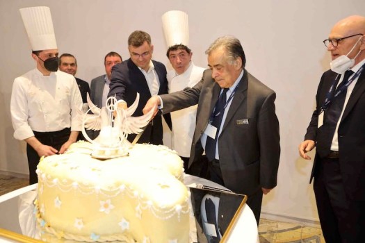 Colomba Fiasconaro mega da 50kg per dire vogliamo la pace! Basta guerre!