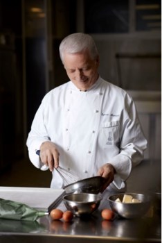 Dolci della tradizione: viaggio alla scoperta della torta bresciana rivisitata dal maestro Massari