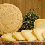 Prodotti caseari: il pecorino tra i formaggi più amati dai consumatori
