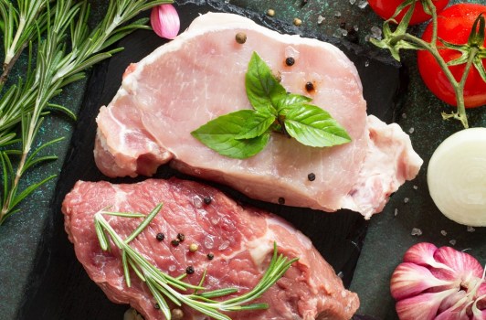 Carne e sostenibilità. Nuove metriche rivedono l’impatto del settore agricolo: le emissioni nette in UE pesano il 4,6% del totale