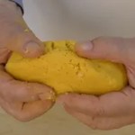 Passatelli in brodo  (video 1 e video 2) - Bologna Cooking School - (Video)