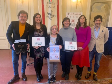 Tappi solidali, le Donne del vino contro la violenza di genere