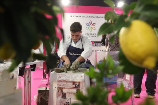 La strada regionale delle ceramiche siciliane si presenta al BIT