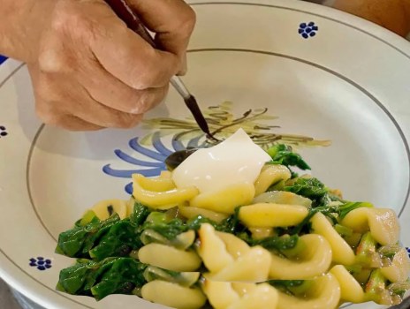 Grottaglie, ceramiche d’arte e “Orecchiette nelle ‘nchiosce – on the road”