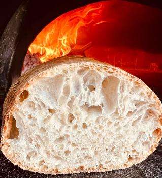 L’arte del pane e l’anima di Napoli: Ciro Di Maio omaggia la Giornata Mondiale del Pane