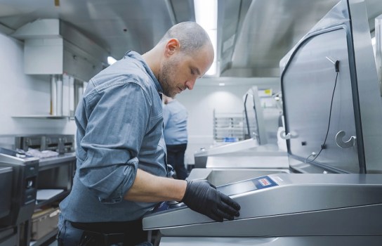 AXA, EUREST E RATIONAL: EFFICIENZA, SOSTENIBILITÀ E QUALITÀ NELLA CUCINA AZIENDALE