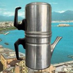 Caffettiera Napoletana, Moka e Capsula: il caffè racconta la nostra epoca tra attesa, pressione e istantaneità